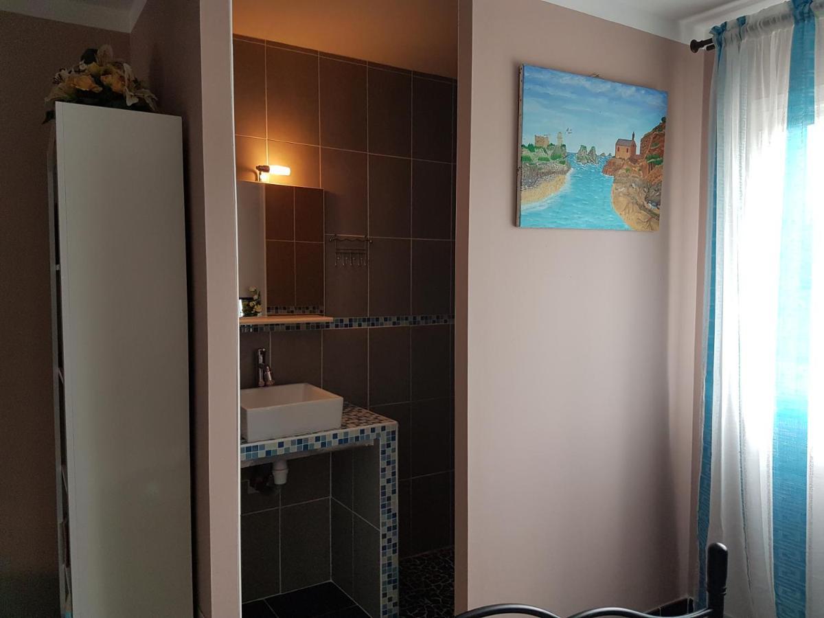 Villa bleu du sud à Rigarda Extérieur photo